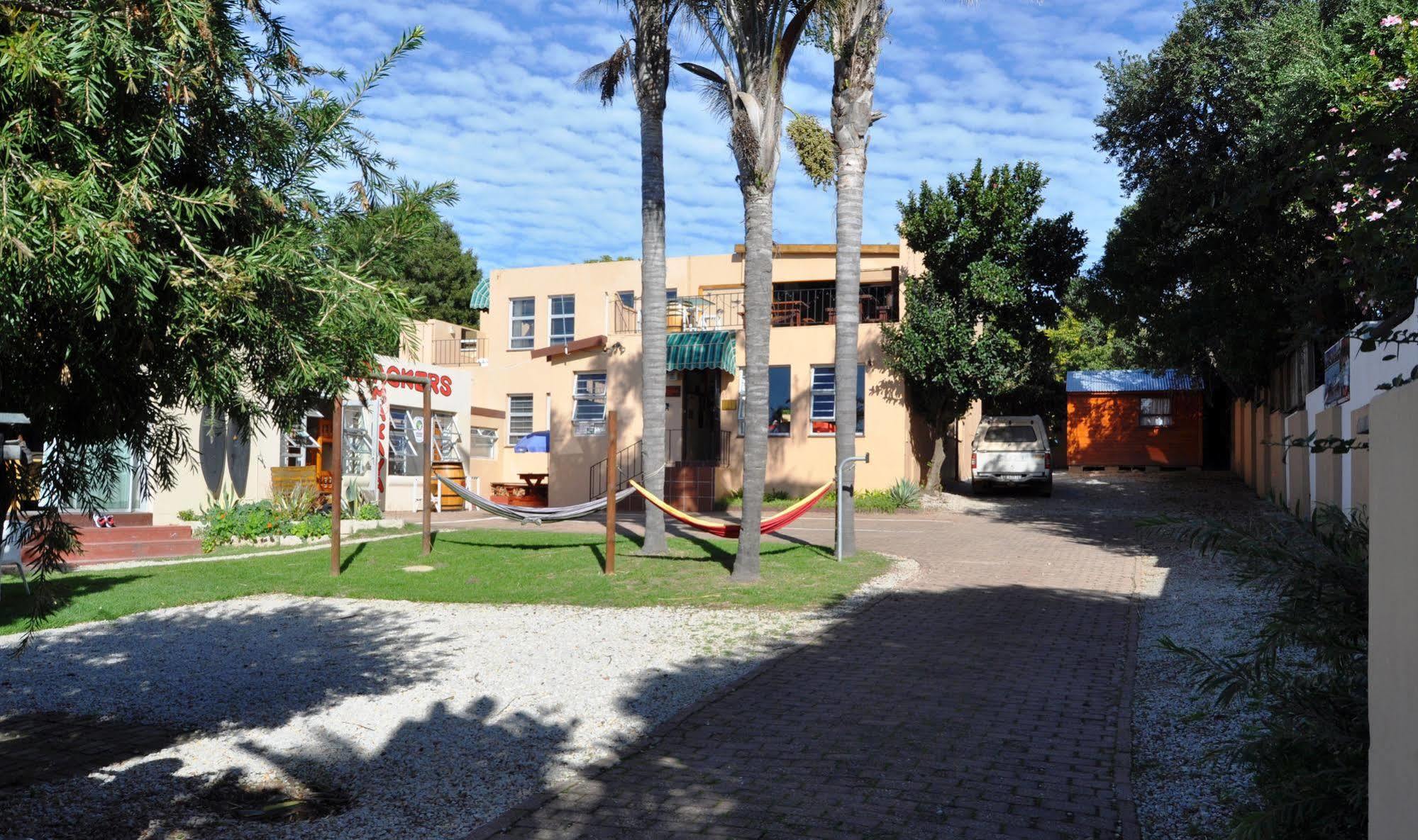 Amakaya Backpackers Travellers Accommodation Plettenberg Bay Exterior photo