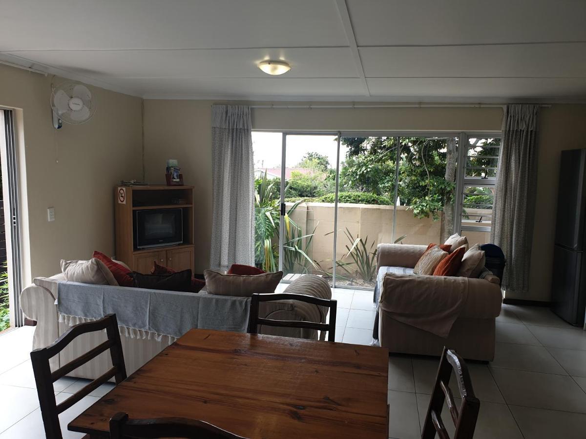 Amakaya Backpackers Travellers Accommodation Plettenberg Bay Exterior photo